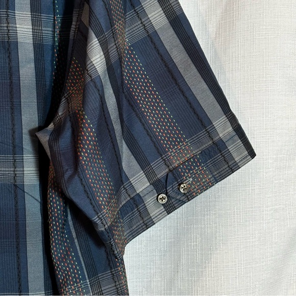 Tommy Bahama 100% Solk Navy Plaid Men's Shirt Size L - Picture 8 of 8